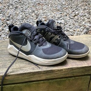 Boys Nike Basketball Shoes